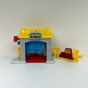 Fisher Price Little People Gas N Go Car Wash And Gas Station Playset